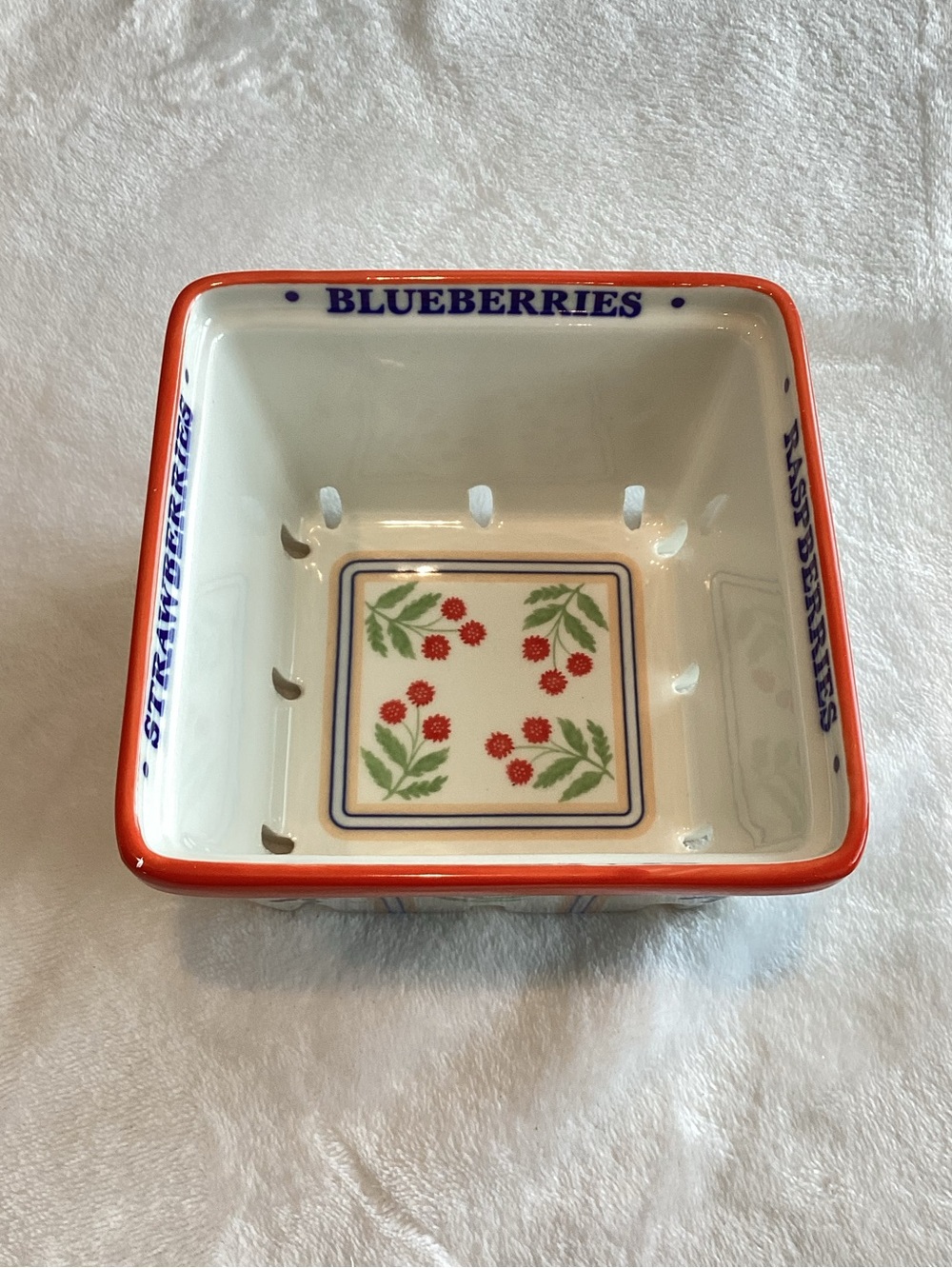 Anthropologie Berry Basket Large Lotta Stoneware New Red Strawberry Blueberry - Picture 4 of 13